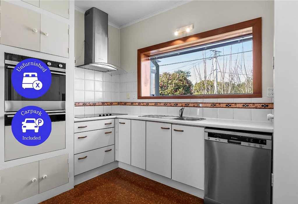 Large Mount Eden Home!