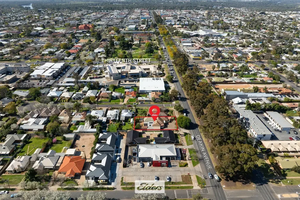 Mildura 4कमरा Prime Deakin Avenue Location - Ideal as a Medical Practice,
Office complex or Residential Investment