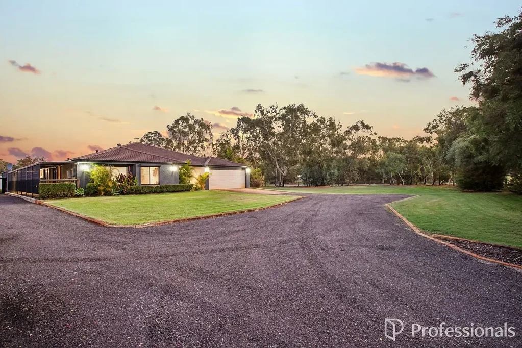 Serpentine 5 Bedroom Ultimate Workshop Paradise - The Dream Setup for Car Enthusiasts, Trades & Hobbyists