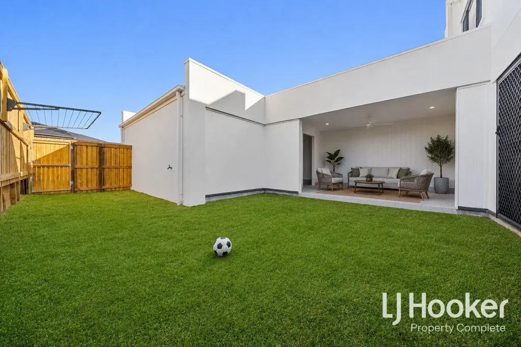 Absolute Park Frontage - End of the Block - Walk to South Ro