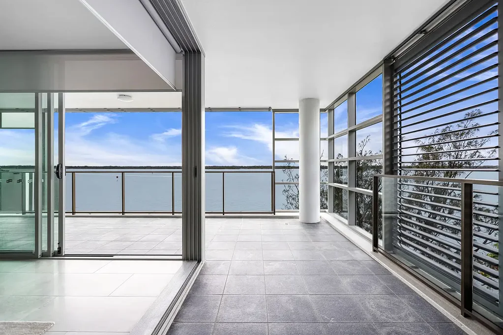 Paradise Point 3 Bedroom Stylish and Sophisticated: Renovated Corner Apartment with Expansive Water Views!