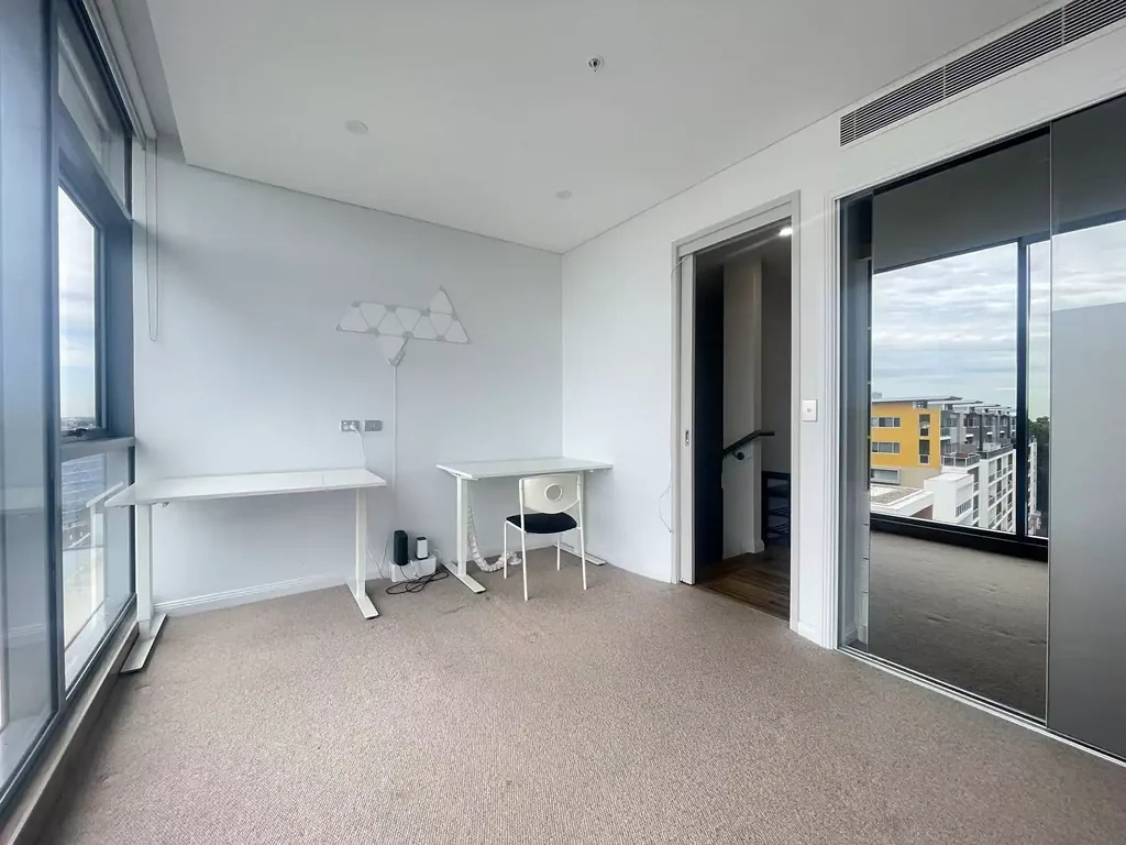 Lifestyle of Convenience-the spacious Two Beds Room apartment!