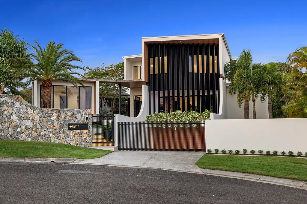 Mooloolaba 4房  Architectural Excellence. Exceptional Scale. Effortless Coastal Living.