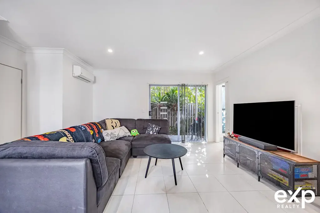 Helensvale 3房  Family Townhouse with Playground, Gym & Reserve Backing | Helensvale