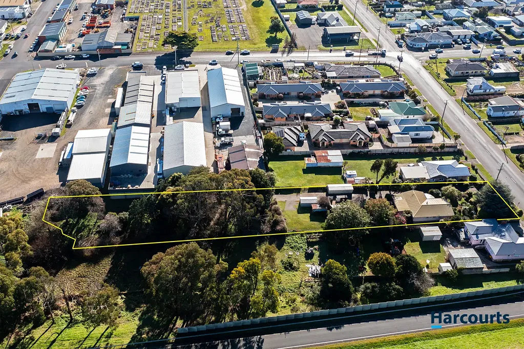 Ulverstone 3房  Home in town on HUGE block!!