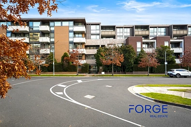 Caulfield North 2 Slaapkamer Stunning 2B2B With Carpark In The Heart of Caulfield North! NO STAMP DUTY FOR FIRST HOME BUYER!