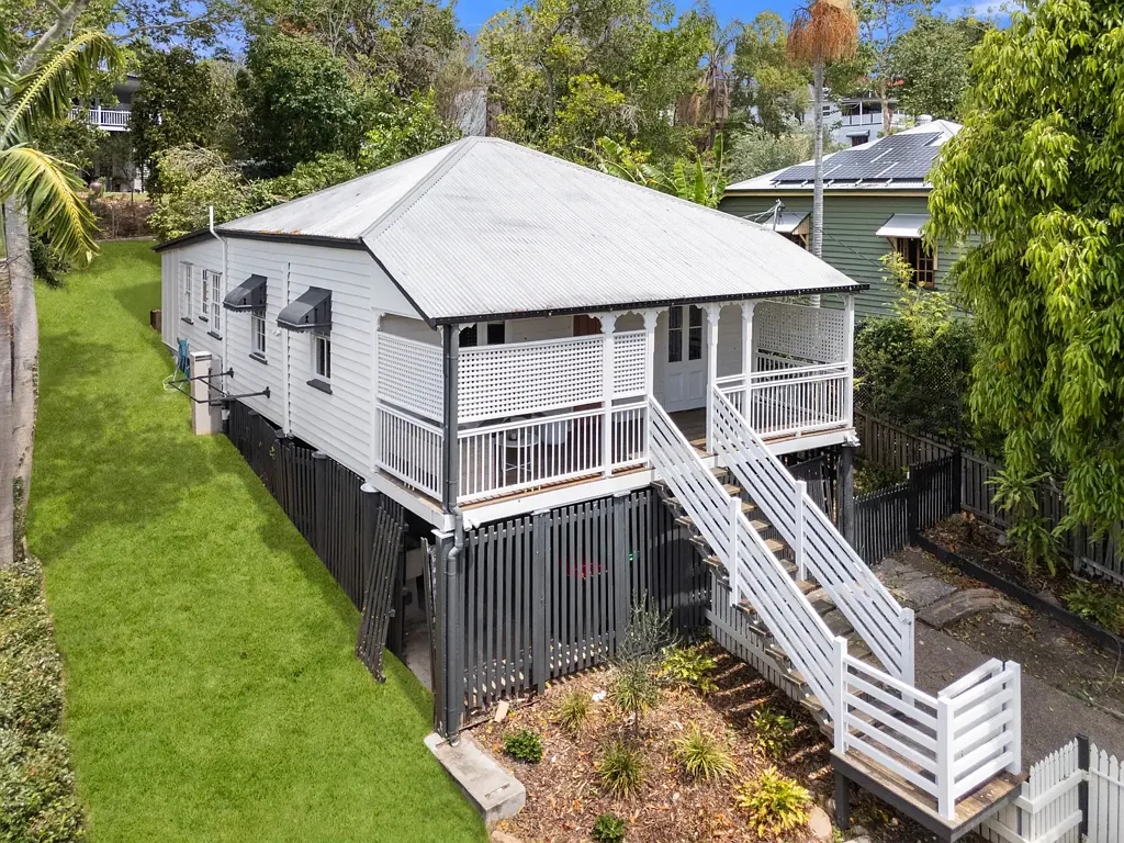 135 Empress Terrace, Bardon, QLD 4065