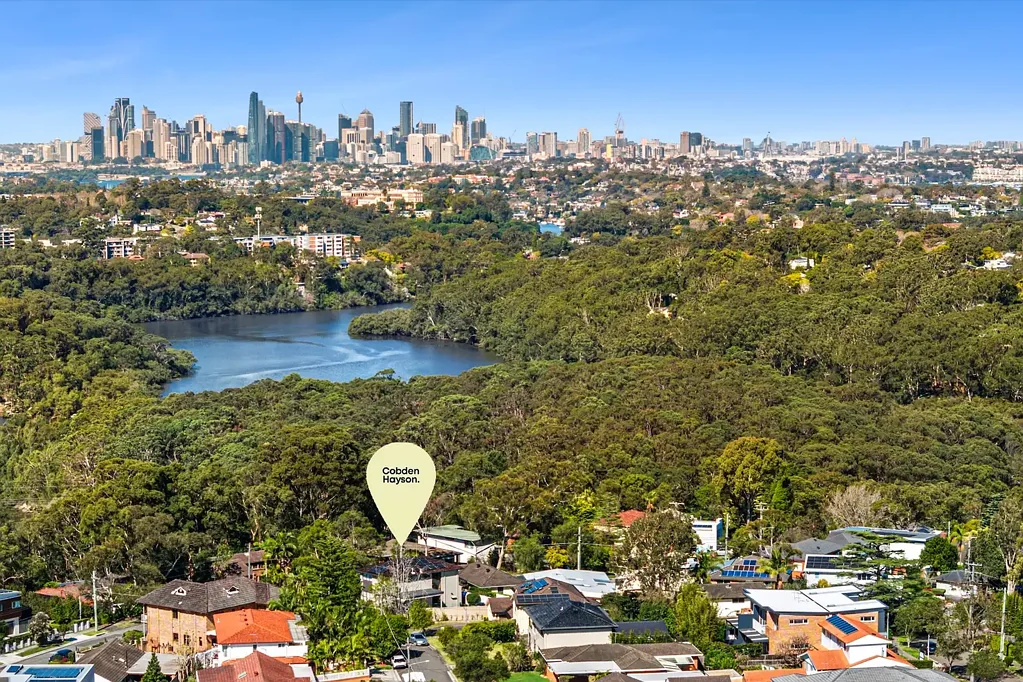 East Ryde 3Kwarto Brilliant 1012qm with river views and immense potential