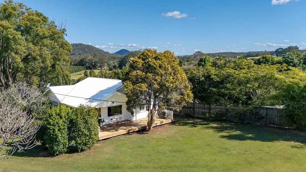 Glass House Mountains 3 Slaapkamer A Charming Original Farmhouse Framed by Iconic Mountain Views