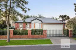 17 Blakeville Drive, Caroline Springs