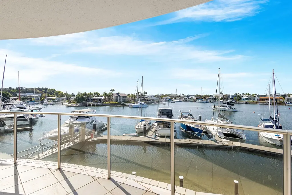 Minyama 3Kwarto Stylish North-facing Waterfront Living