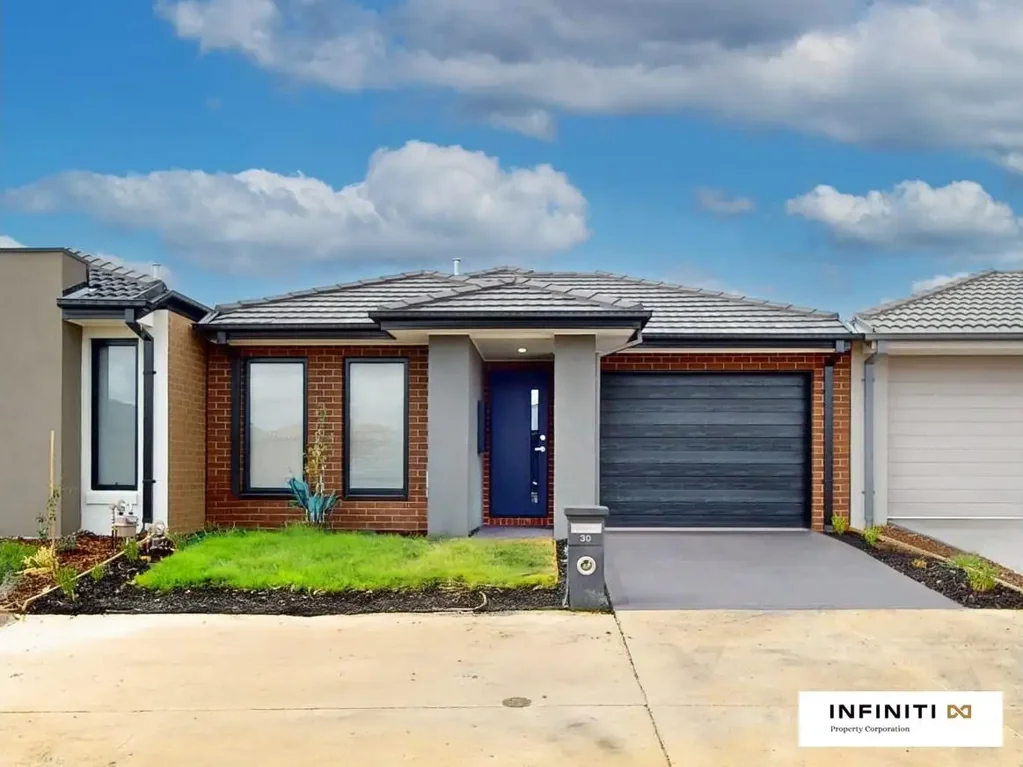 MODERN CHARM CONVIENTLY CLOSE TO EVERYTHING: YOUR DREAM HOME AWAITS!