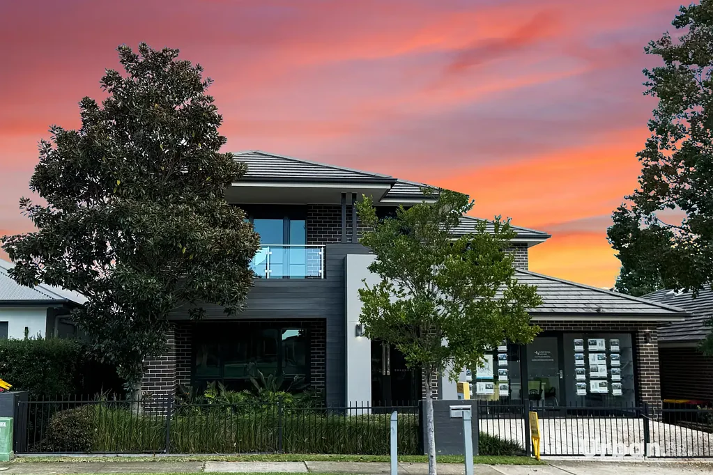 Oran Park 5બેડરૂમ Beautiful Luxury Home in Oran Park