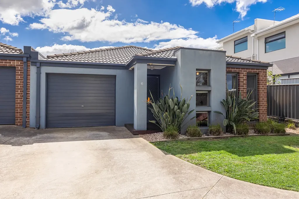 Sunbury 3침실 Easy Living with Parkland at Your Doorstep