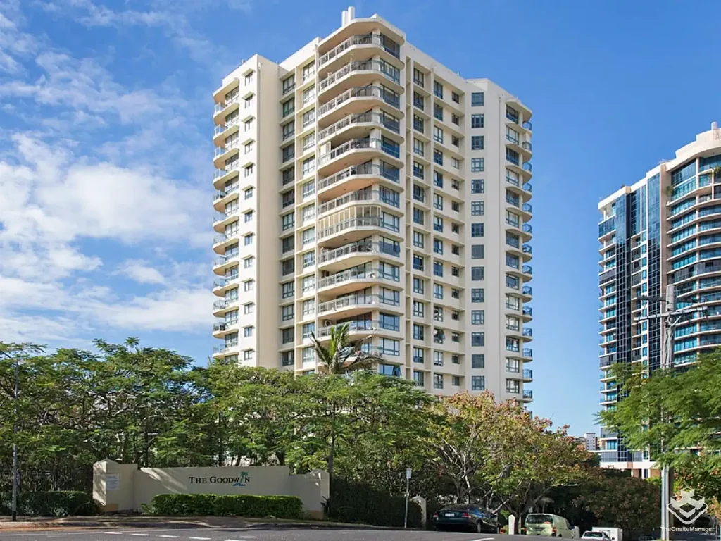 UNFURNISHED SPACIOUS 3 BEDROOM APARTMENT