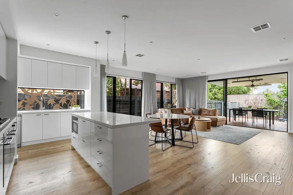 Bentleigh East 4Habitaciones A premier McKinnon zone lifestyle haven