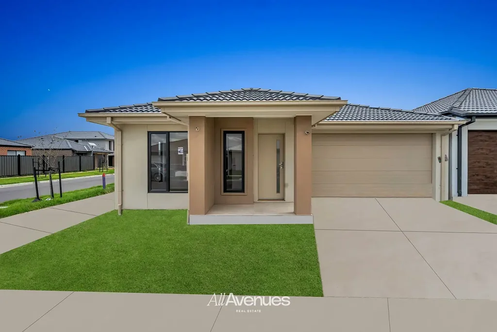 Brand New Modern Home...A Lifestyle of Convenience in Clyde's Evergreen Estate