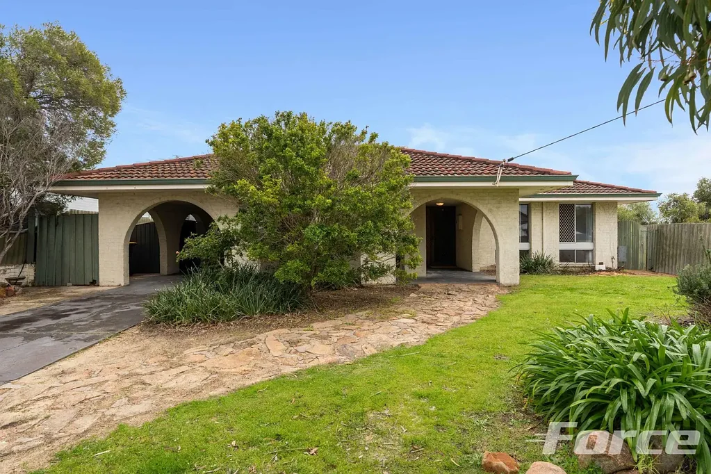 Family Home in Ideal Location!