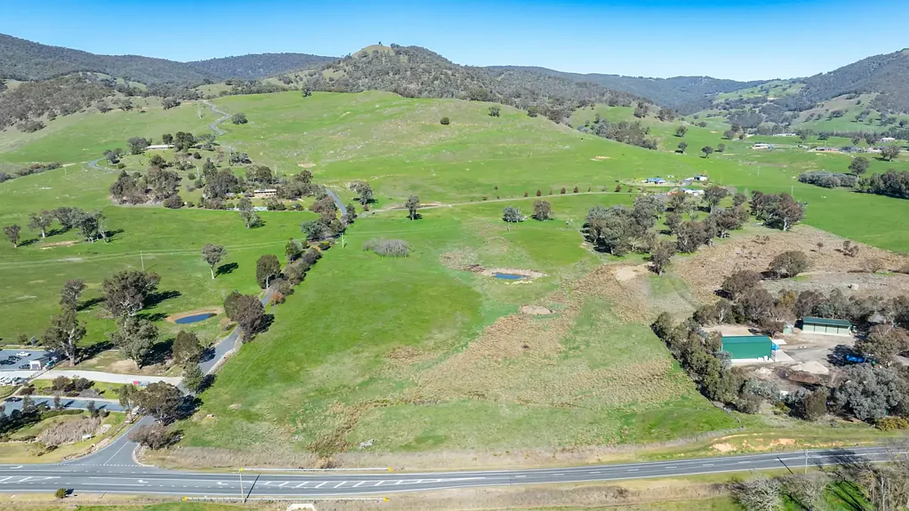 Tallangatta  Lifestyle with a view of the Weir