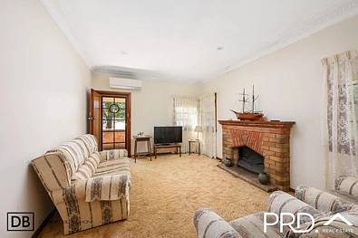 105 Gibson Avenue, Padstow, NSW 2211, 4 habitaciones, 1 baños, House