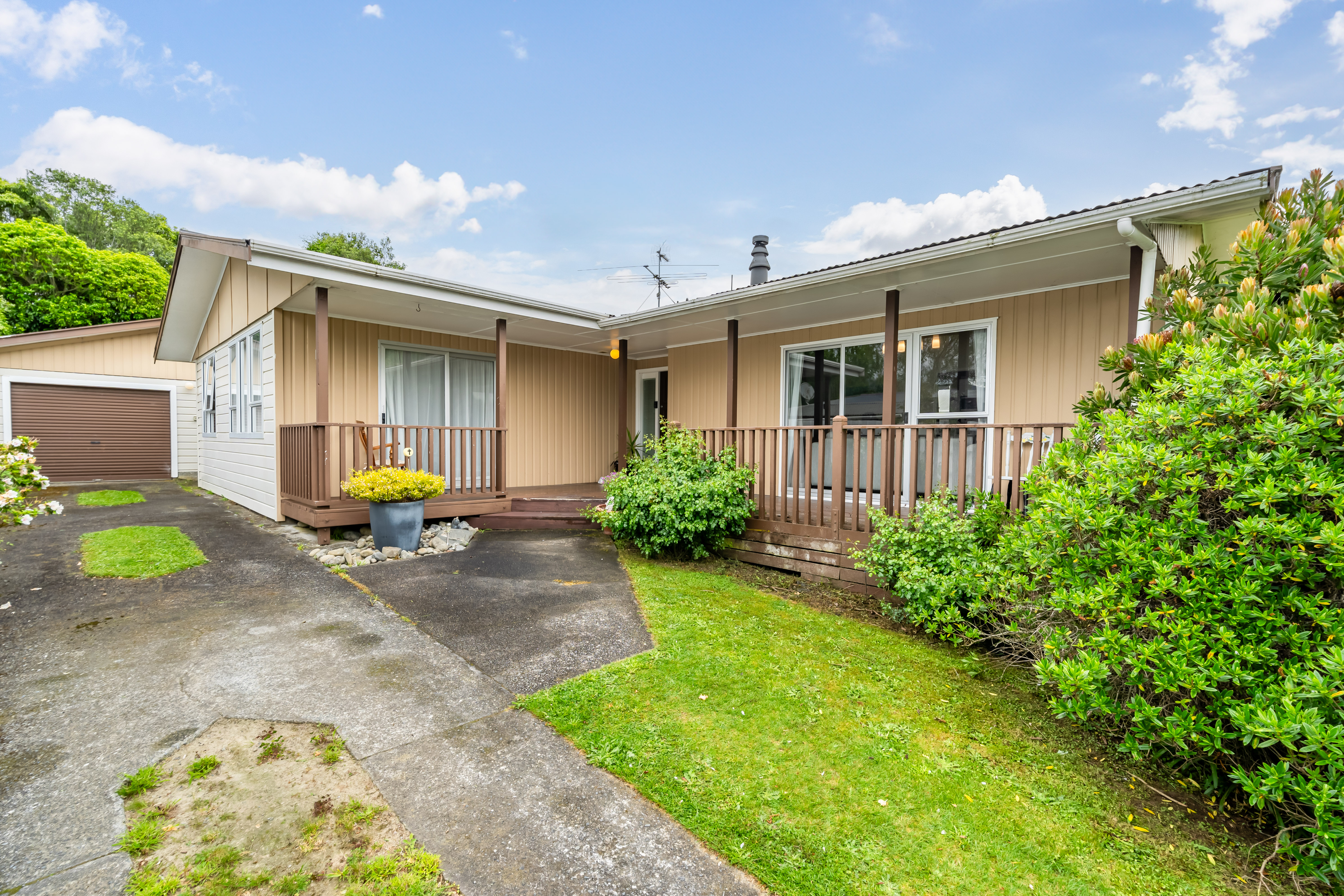 36 Larchmont Grove, Totara Park, Upper Hutt, 4部屋, 2バスルーム, House