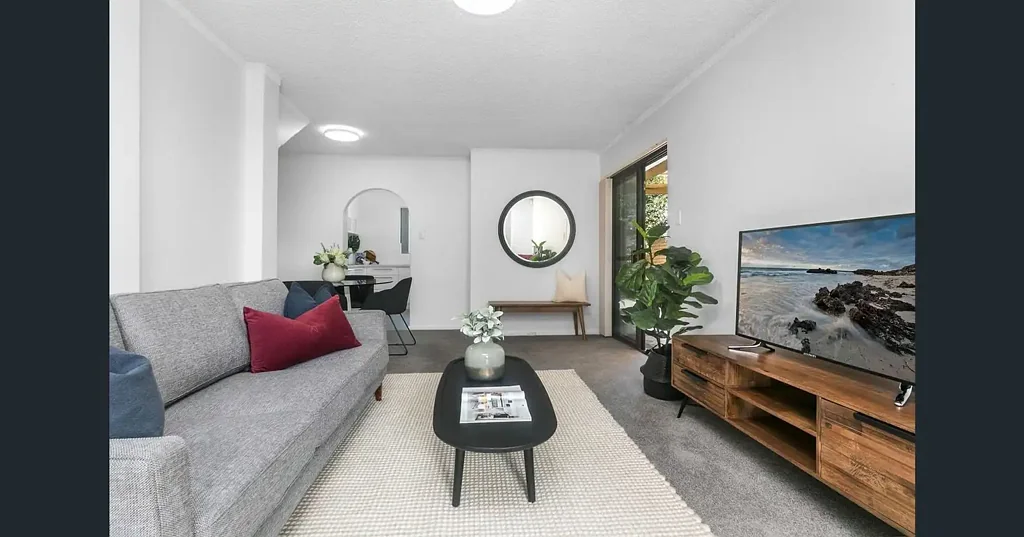 LOCK & LEAVE 3 Bedroom townhouse with RIVER VIEWS