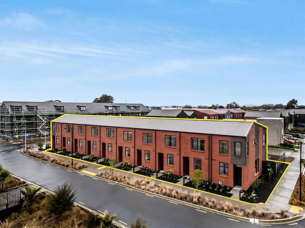 Manukau Freehold Investment Opportunity: Modern Townhouse Portfolio