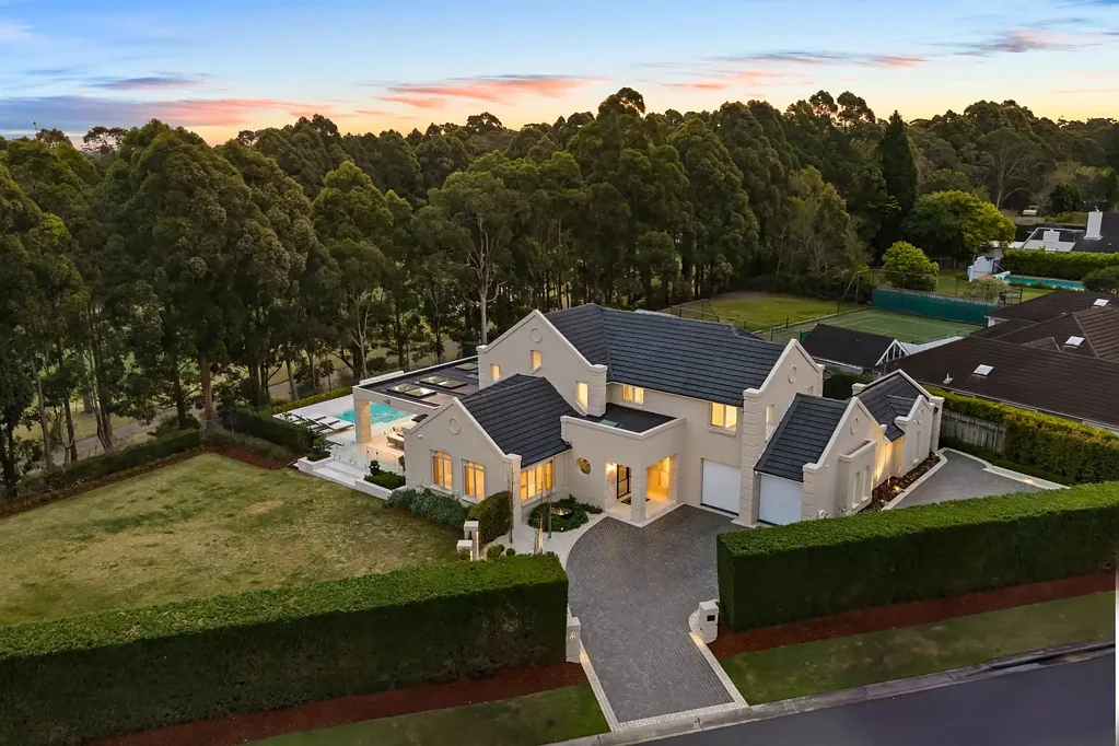 Duffys Forest 5બેડરૂમ Exquisite Estate On the 14th Fairway