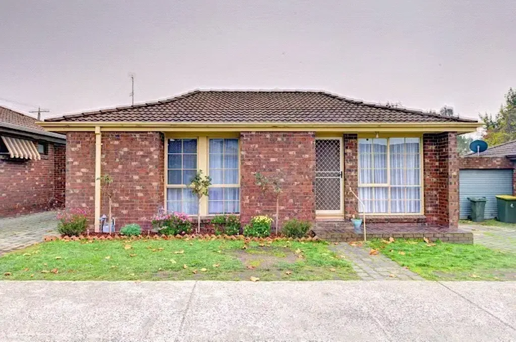 Two bedroom townhouse in prime location
