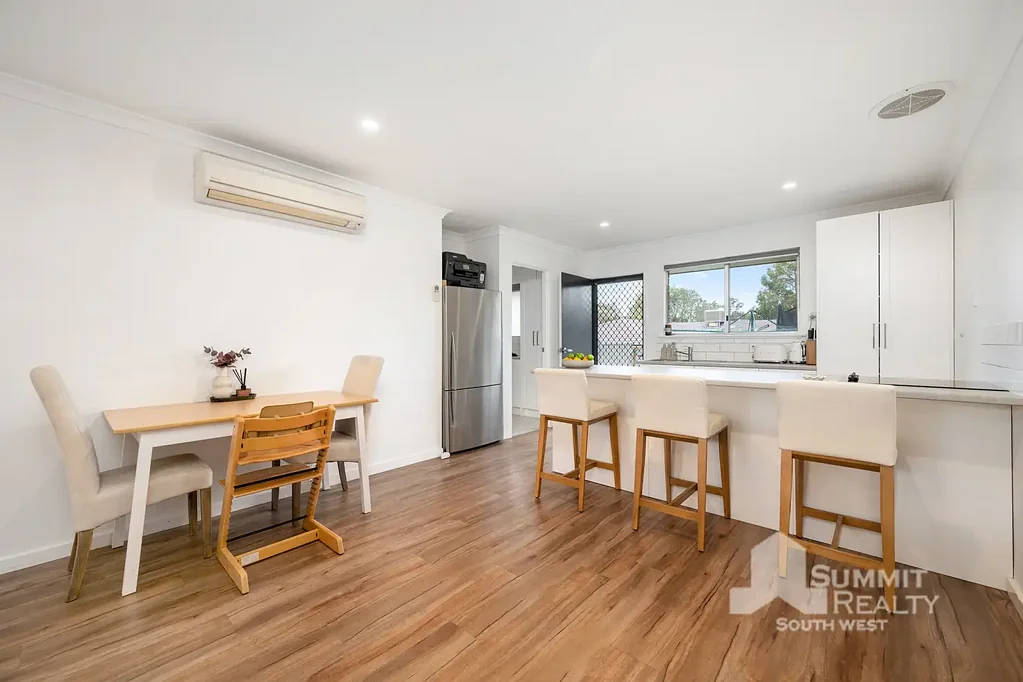 Australind 2Phòng ngủ Two Renovated Units in a Sought-After Australind Location