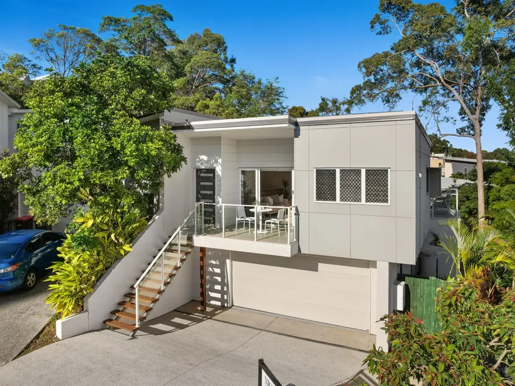 Alexandra Headland 3غرفة نوم Light Filled Modern Duplex Just Strolls to the Surf