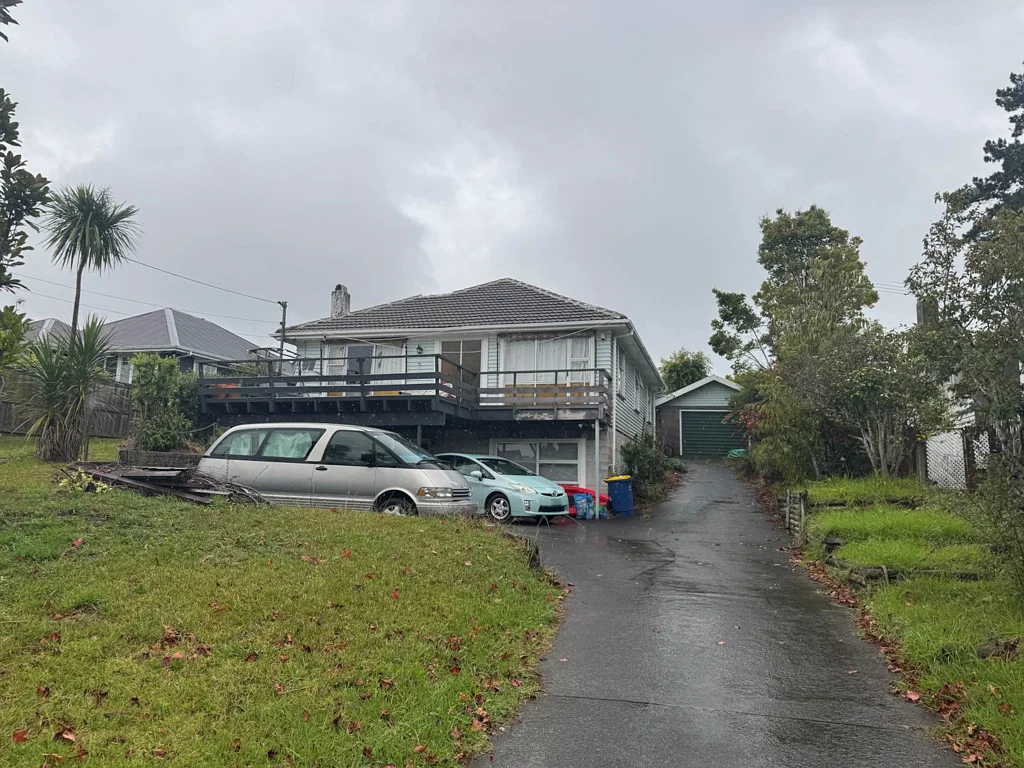 44 Cliff View Drive, Green Bay, Waitakere City, Auckland