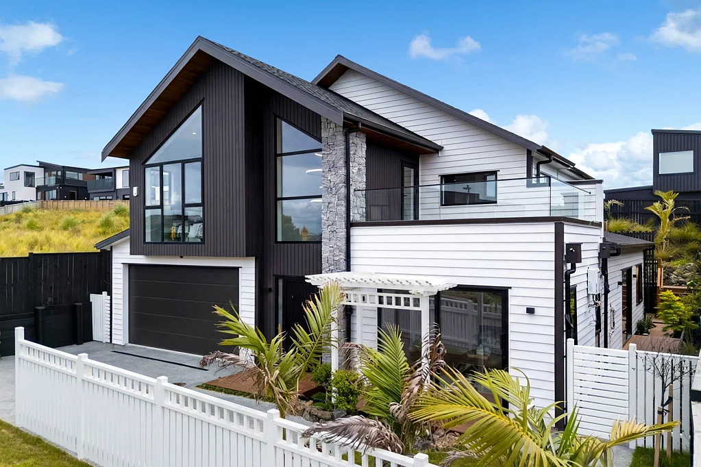 Long Bay 5 Slaapkamer Elevated Coastal Living with Architectural Style!