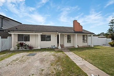 Seaford 2ਬੈੱਡਰੂਮ A Seaford Opportunity Ready for Its Finishing Touches