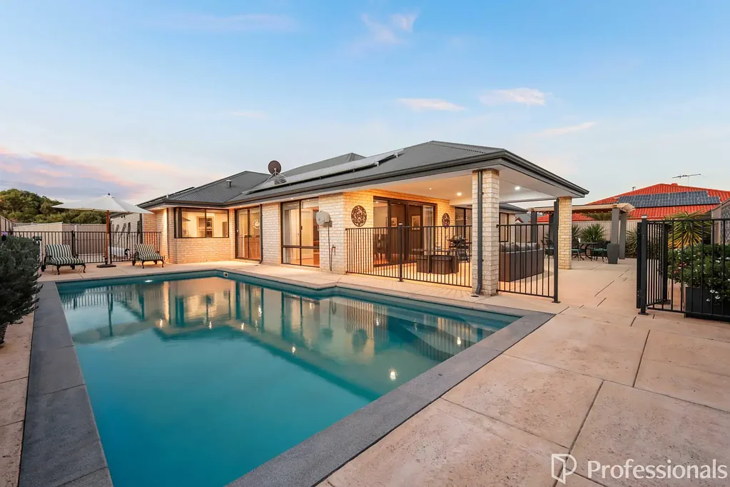 Southern River 4房  Beautiful Family Home In Harrisdale High School Zone!