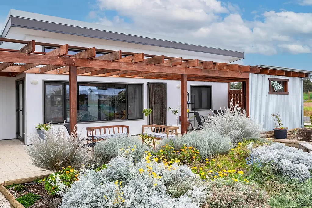 Eco Village - 6 Month Lease