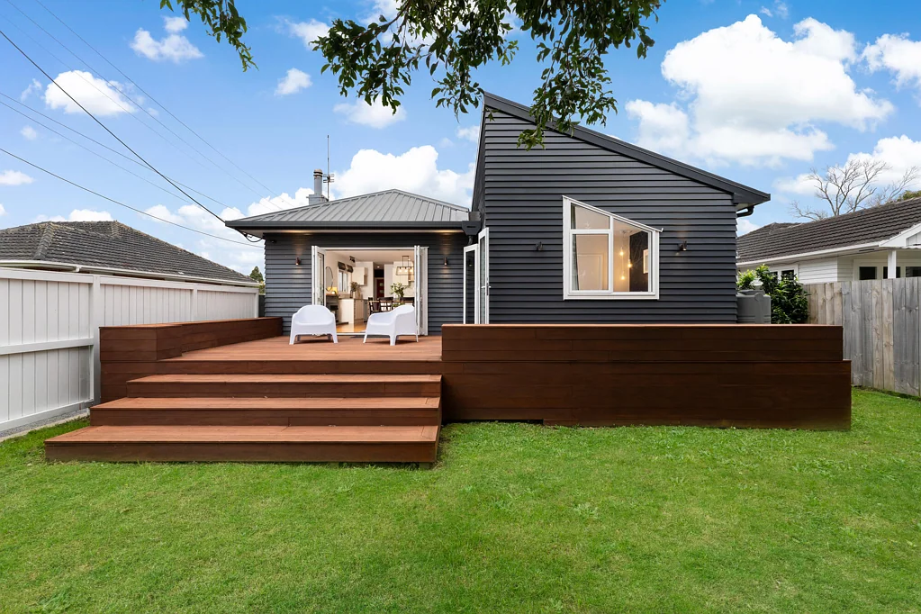 Te Atatu Peninsula 3Moenga Live here - Buy One or Buy All