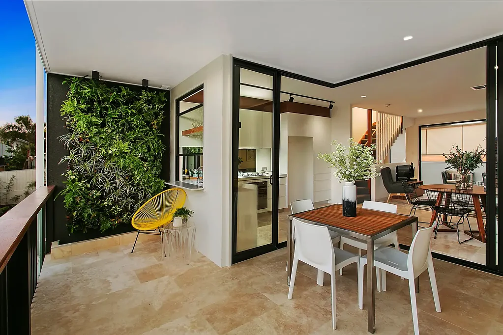 Beautiful Townhouse in a Popular Location