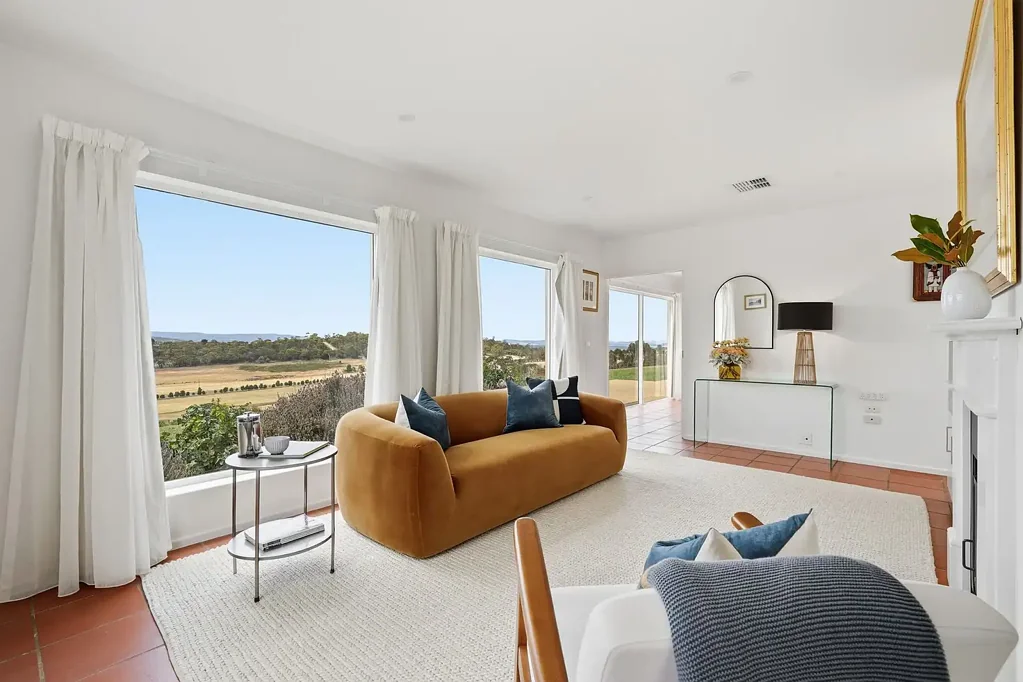 Cambridge 5房  'Antipodes - 324' | Productive Vineyard & Architectural Residence