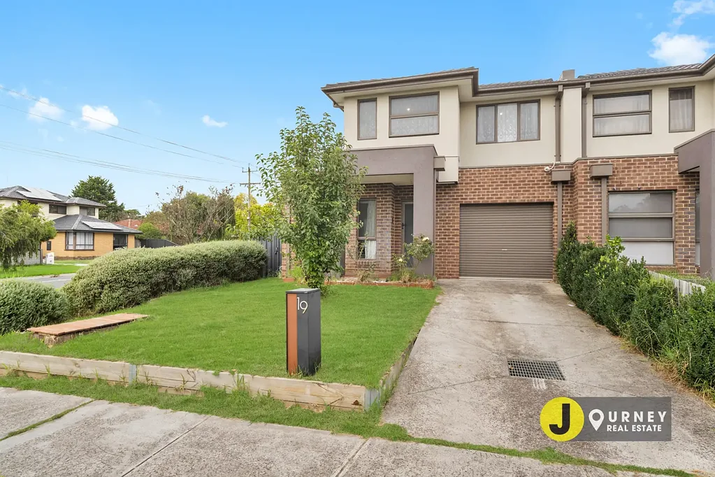 19 Barkly Street, Cranbourne, VIC 3977