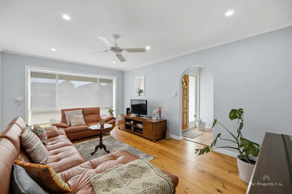 Mount Gambier 3房  Generous Living with Plenty of Potential