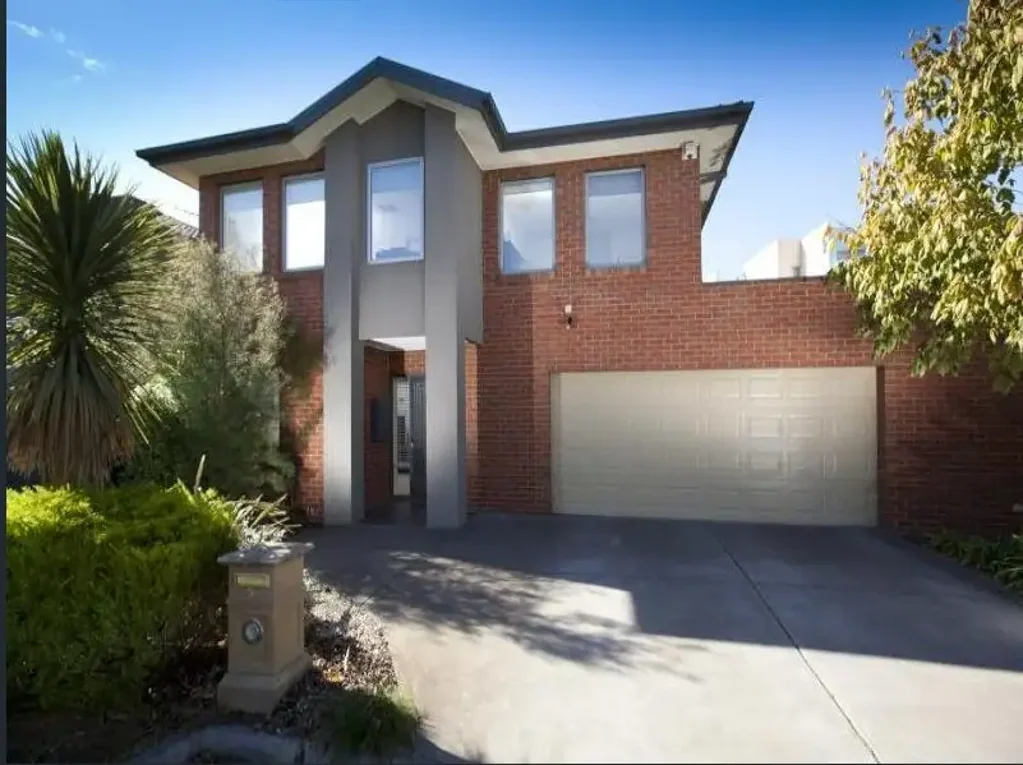 FAMILY HOME IN A PEACEFUL COURT LOCATION