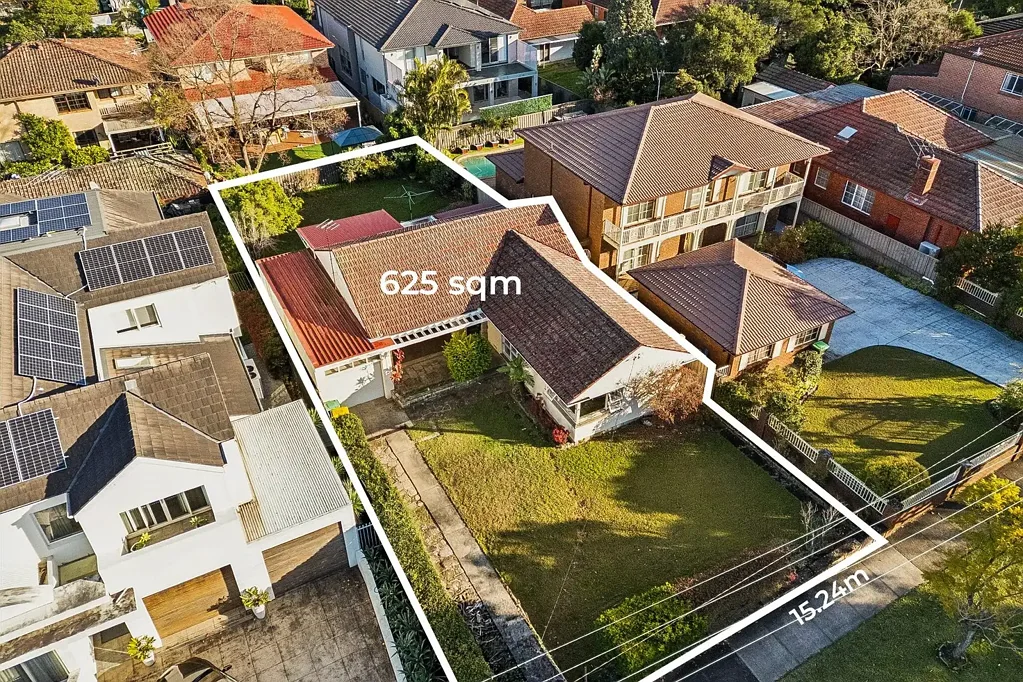 Strathfield 3غرفة نوم Grand Proportions, Premium Address: A Rare Strathfield Opportunity