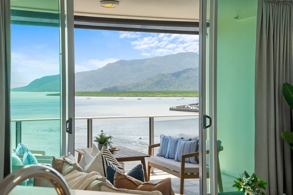 Cairns City 3Moenga Oceanfront | Permanent Living or Luxury Investment | Modern Aesthetic