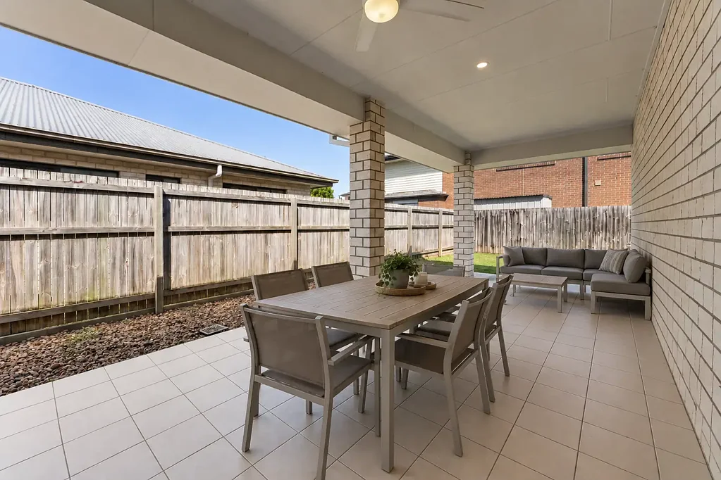 Carseldine 4Kwarto Spacious Family Living with Effortless Indoor-Outdoor Entertaining