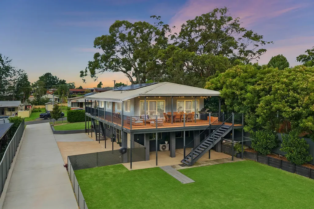 Wyee 5બેડરૂમ Immaculately presented home with dual income potential