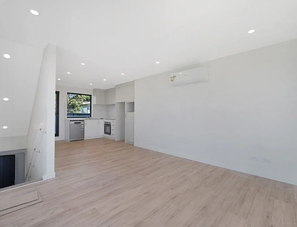 1/150 Royal Road, Massey, Waitakere City, 3房, 2浴, 整租城市屋