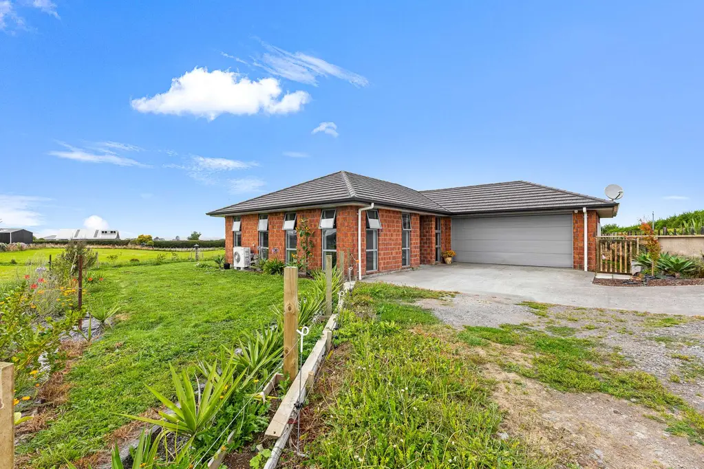 Stratford 4Moenga New home +over an acre of land