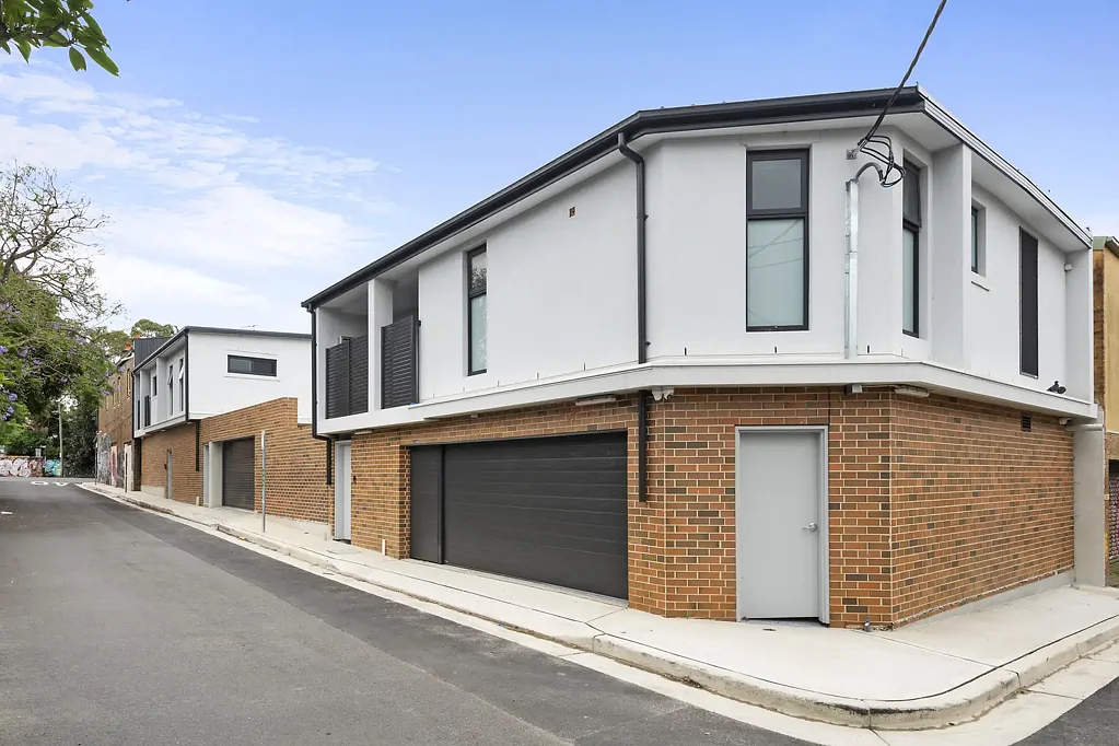 Brand New Free Standing Townhouse Syle Unit - Pet Friendly