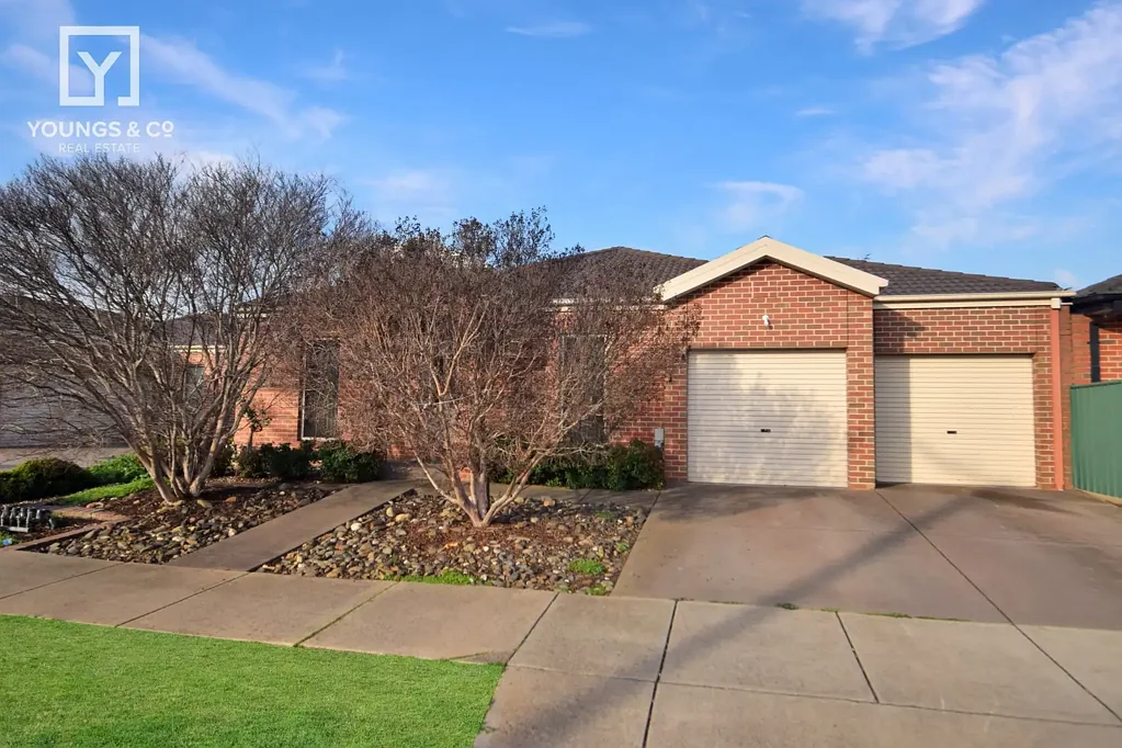 SPACIOUS THREE BEDROOM TOWNHOUSE